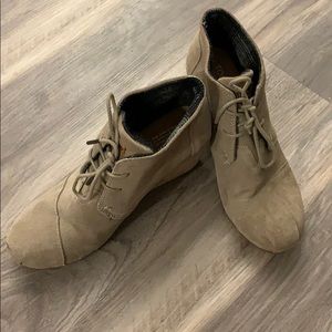 Price drop! ⬇️Toms suede desert bootie 👢